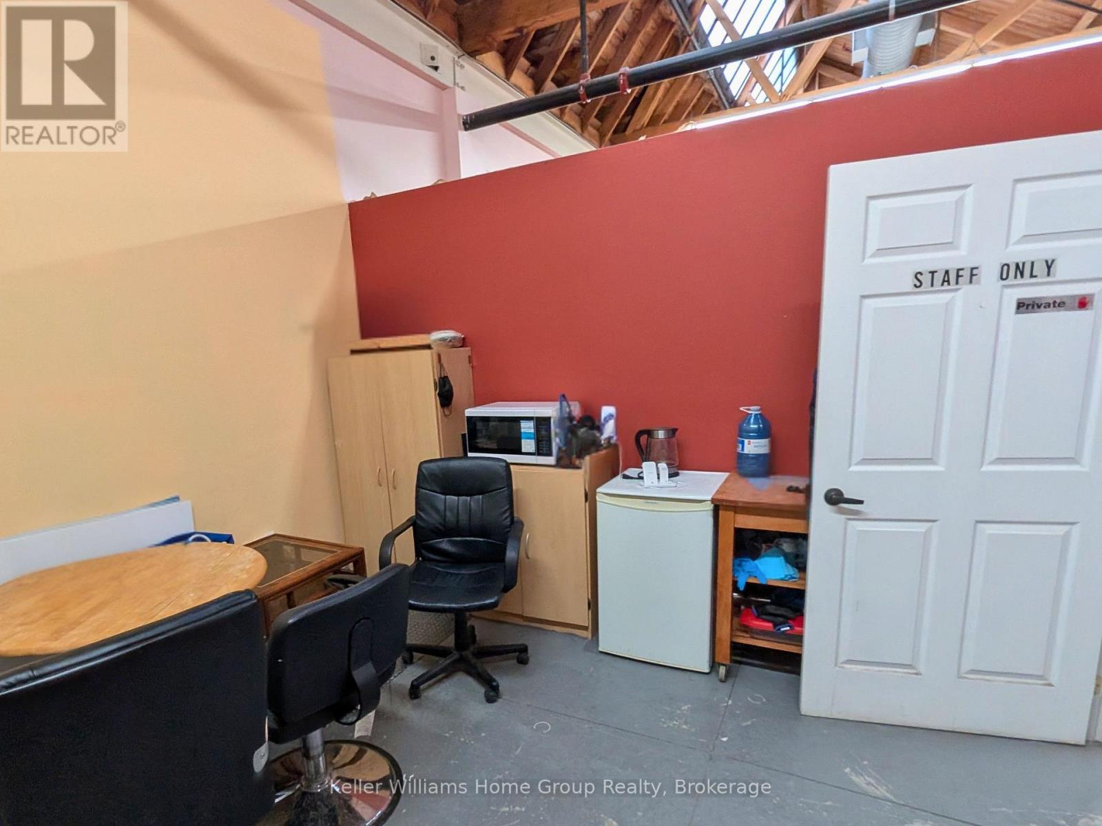 2 - 105 Queen Street W, Centre Wellington (Fergus), Ontario  N1M 1T7 - Photo 11 - X12975712