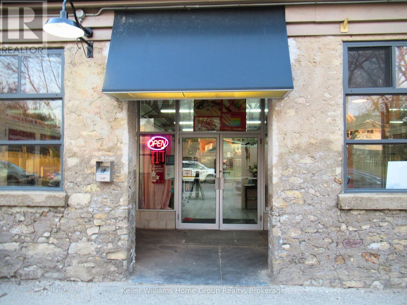 2 - 105 Queen Street W, Centre Wellington (Fergus), Ontario  N1M 1T7 - Photo 2 - X12975712