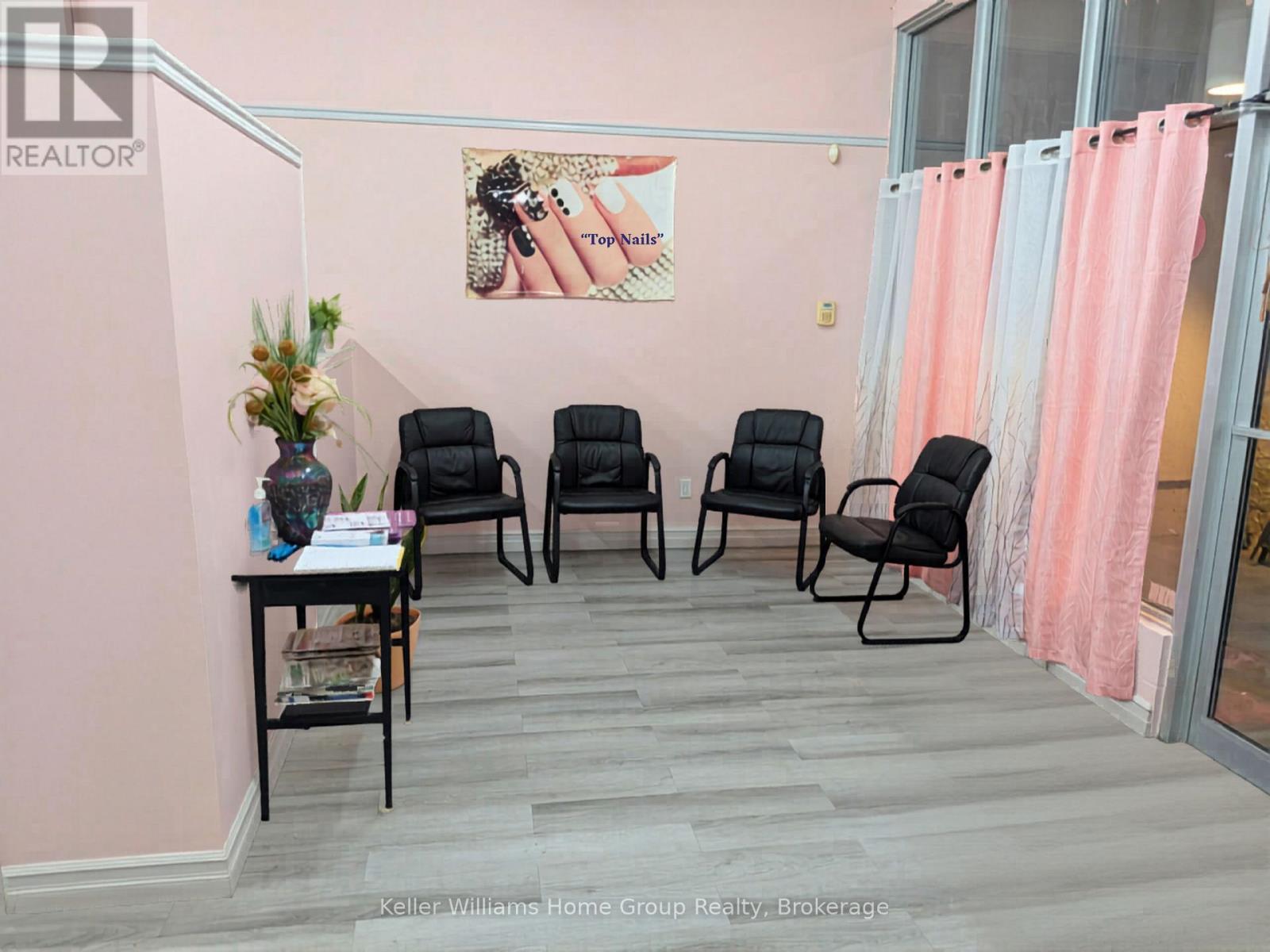 2 - 105 Queen Street W, Centre Wellington (Fergus), Ontario  N1M 1T7 - Photo 4 - X12975712