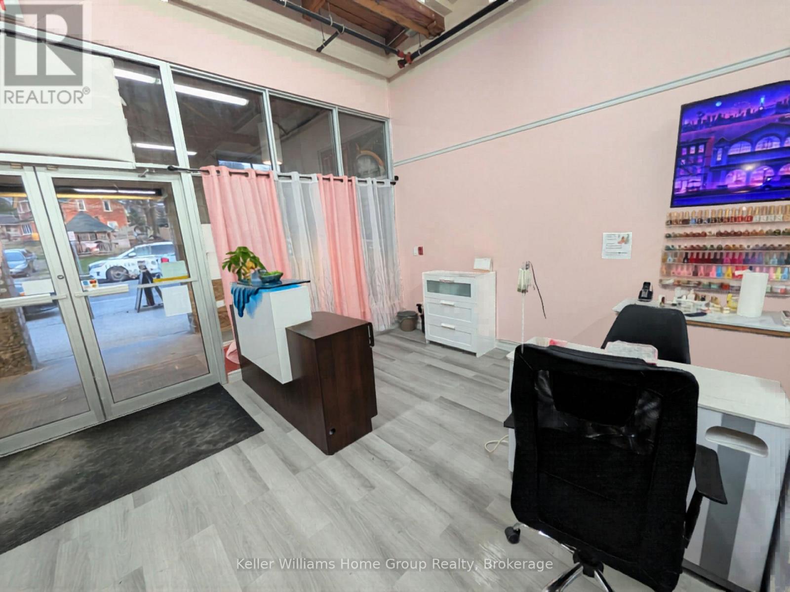 2 - 105 Queen Street W, Centre Wellington (Fergus), Ontario  N1M 1T7 - Photo 6 - X12975712