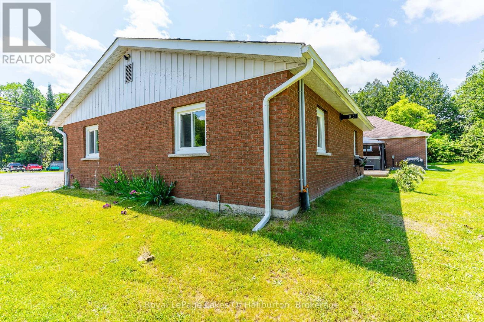 3875 Loop Road, Dysart Et Al (Harcourt), Ontario  K0L 1X0 - Photo 40 - X12975716