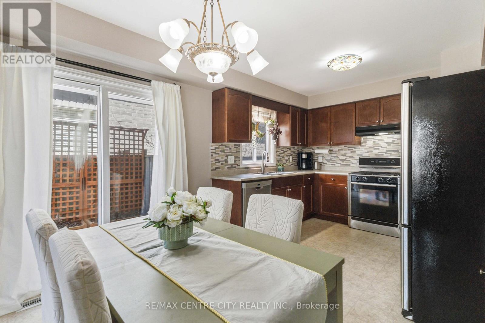 1084 Kimball Crescent, London North (North E), Ontario  N6G 0A8 - Photo 22 - X12975556