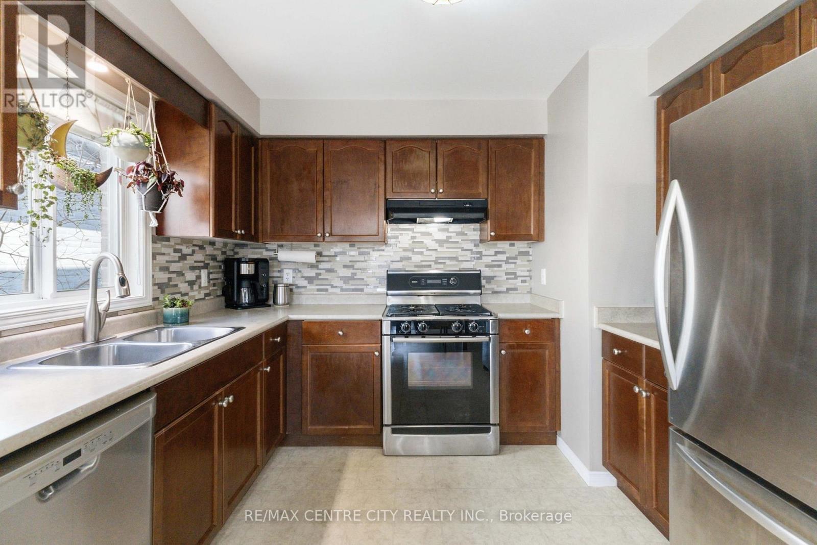 1084 Kimball Crescent, London North (North E), Ontario  N6G 0A8 - Photo 26 - X12975556