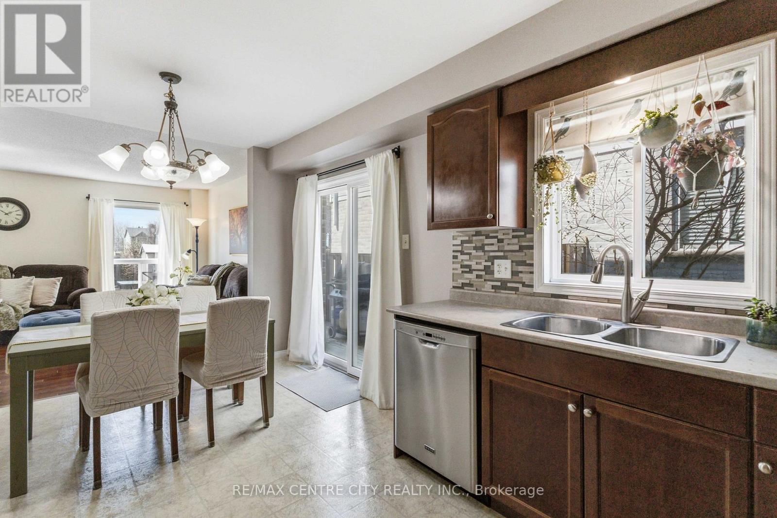 1084 Kimball Crescent, London North (North E), Ontario  N6G 0A8 - Photo 28 - X12975556