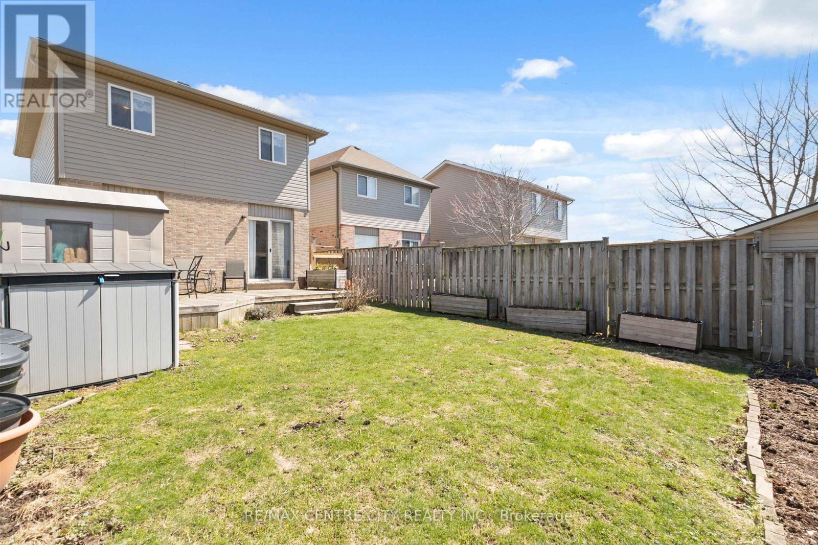 1084 Kimball Crescent, London North (North E), Ontario  N6G 0A8 - Photo 44 - X12975556