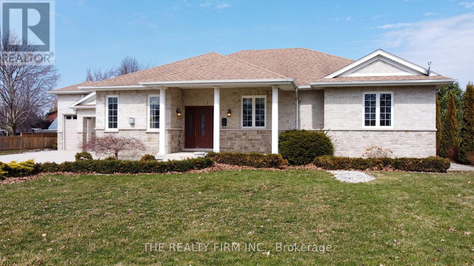 11507 Lagonda Way, Chatham-Kent (Rondeau Area), Ontario  N0P 1X0 - Photo 5 - X12975630