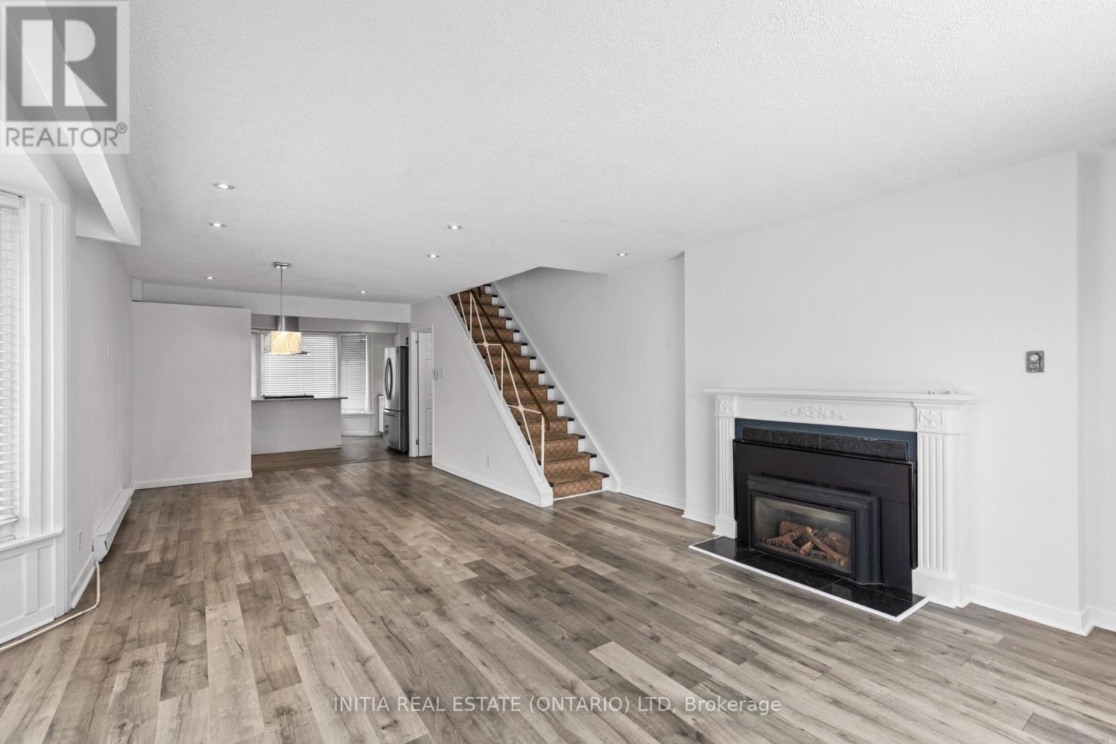 Photo 8 of 25 for 55 Arbour Glen Crescent