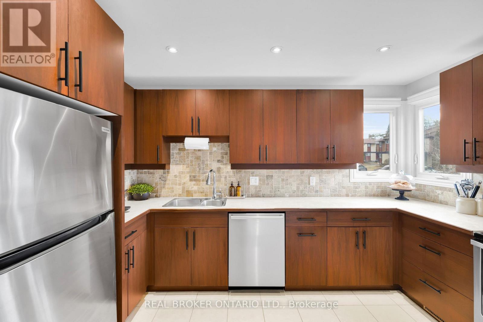 101 Mcclintock Way, Ottawa, Ontario  K2L 2A5 - Photo 10 - X12975432