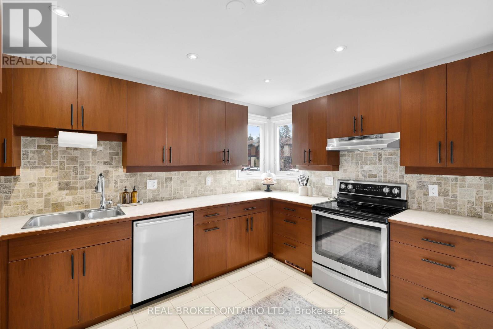 101 Mcclintock Way, Ottawa, Ontario  K2L 2A5 - Photo 11 - X12975432