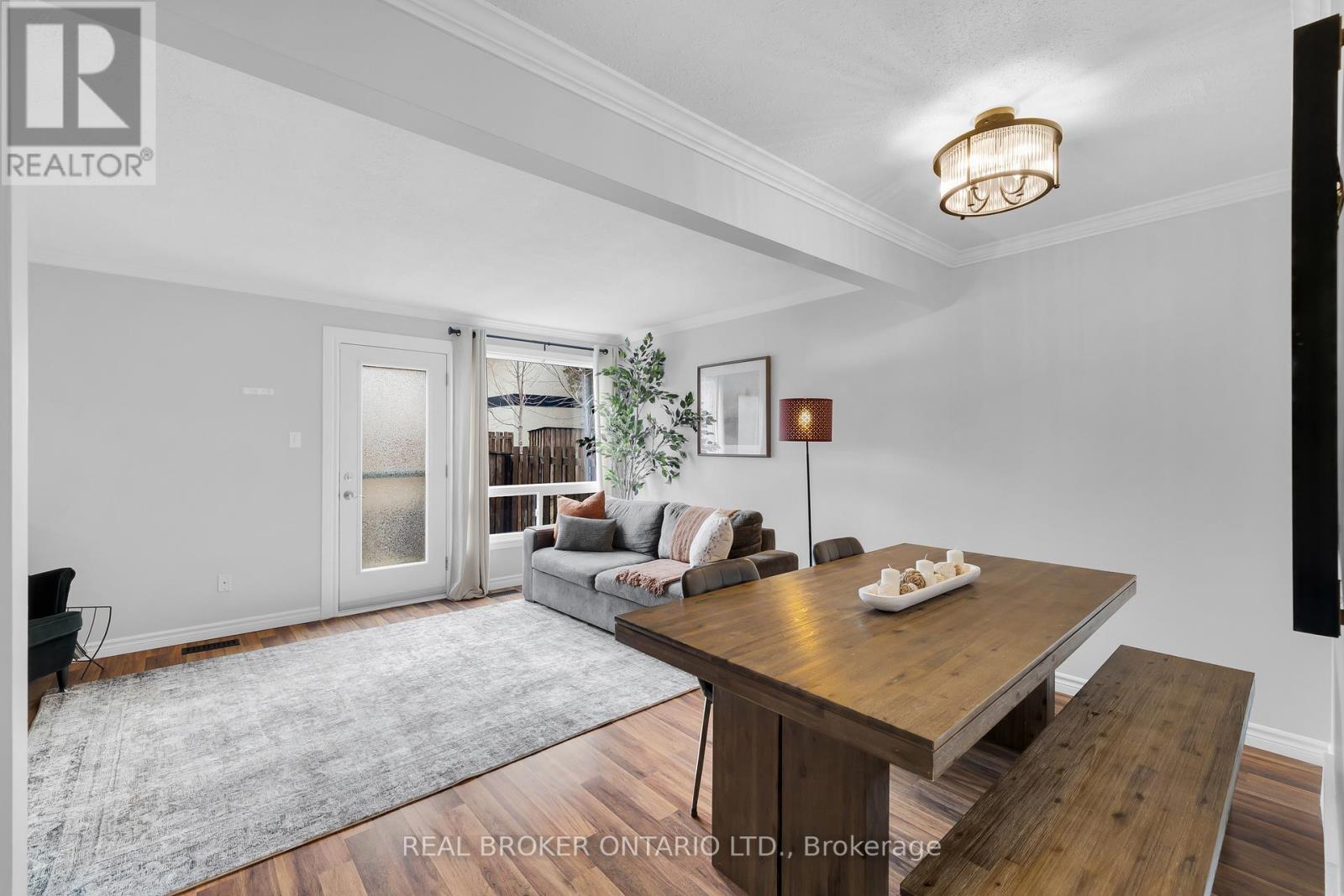 101 Mcclintock Way, Ottawa, Ontario  K2L 2A5 - Photo 3 - X12975432