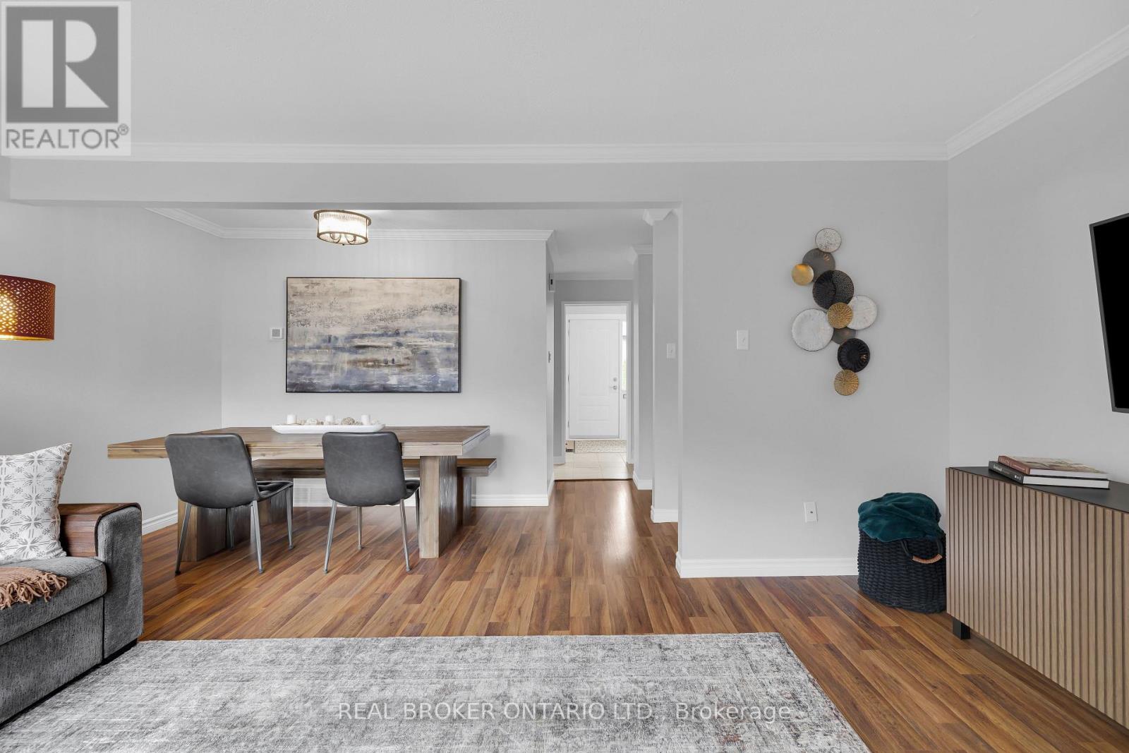 101 Mcclintock Way, Ottawa, Ontario  K2L 2A5 - Photo 6 - X12975432