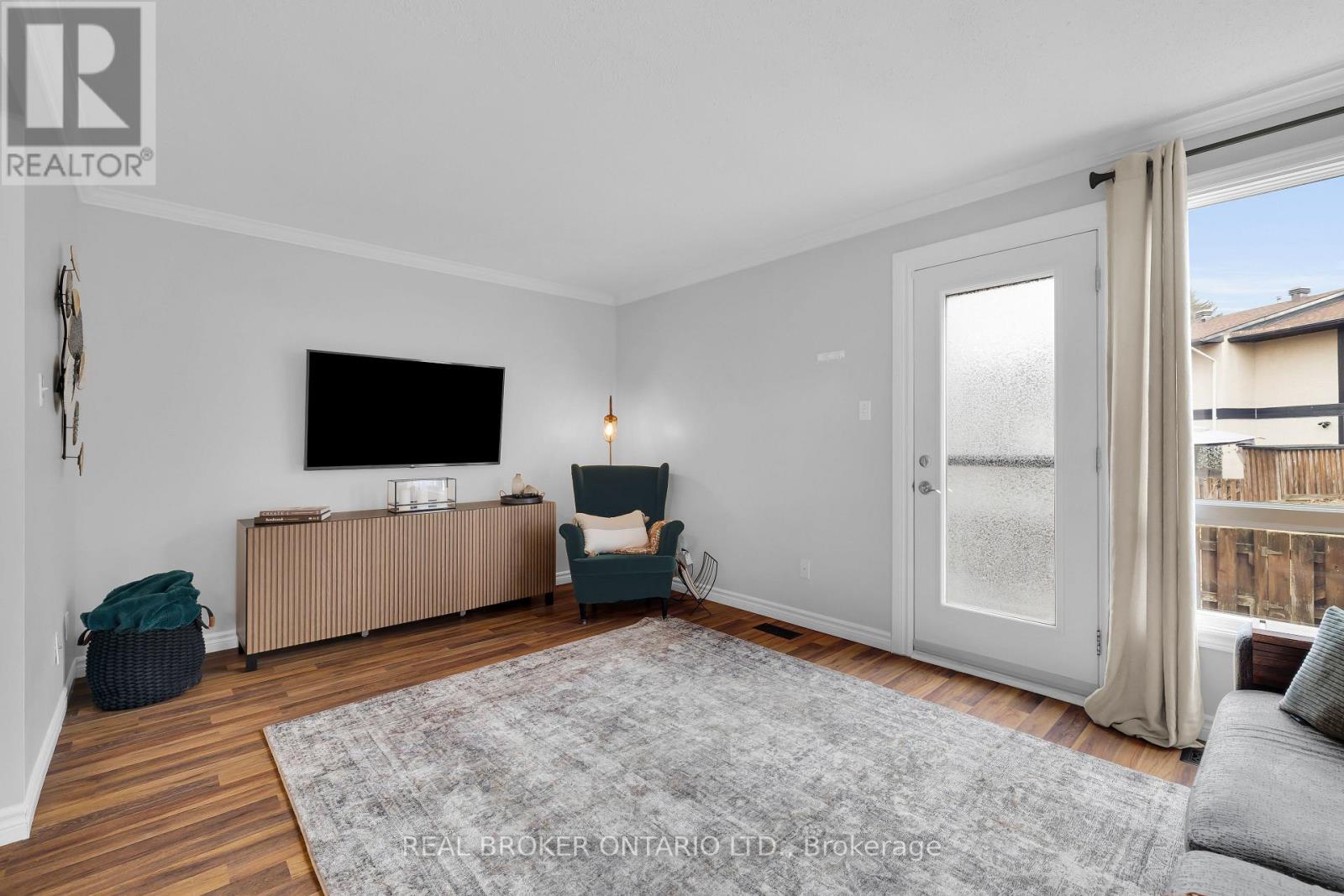 101 Mcclintock Way, Ottawa, Ontario  K2L 2A5 - Photo 9 - X12975432