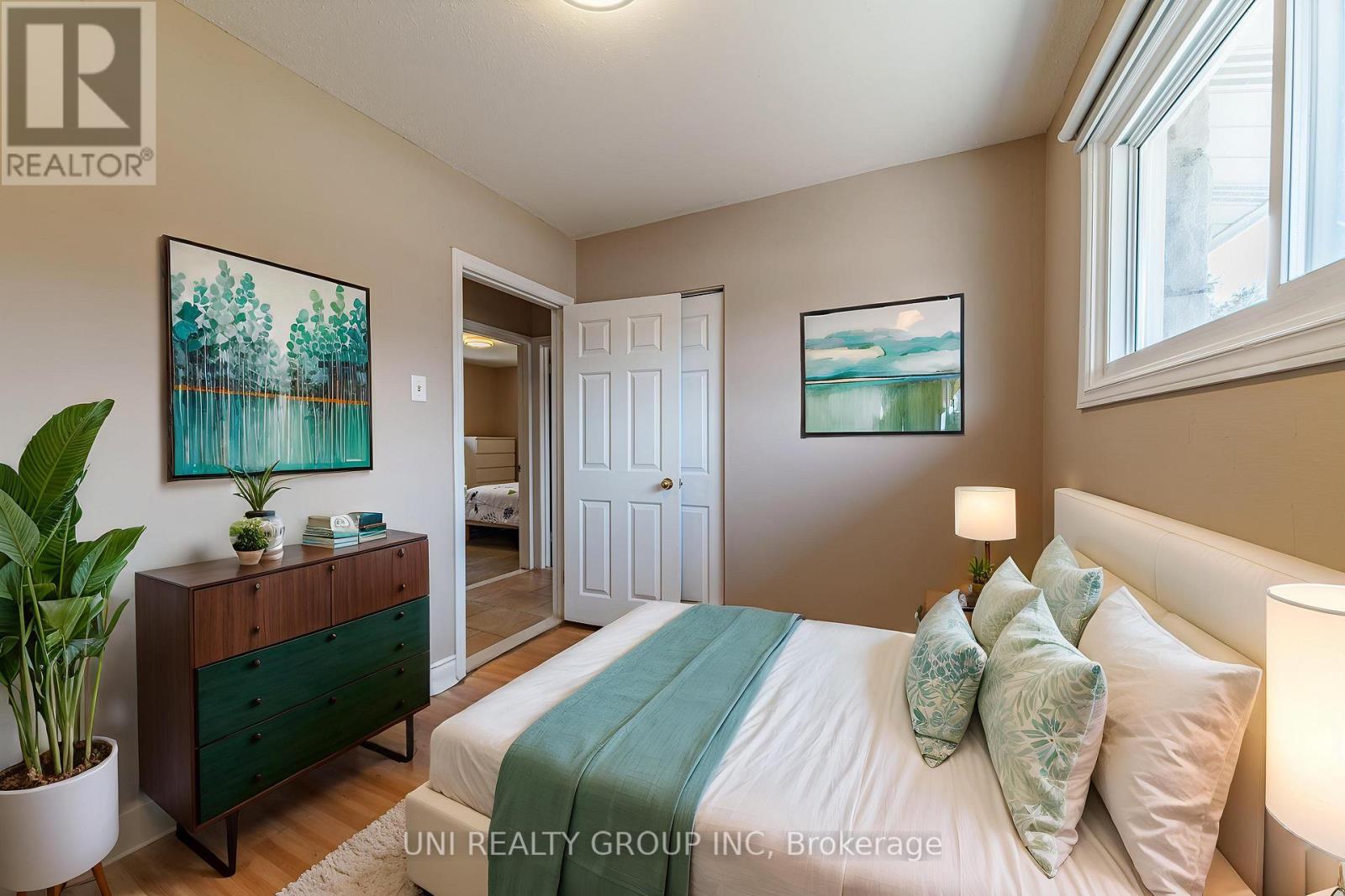 17 Forest Park Avenue, Ottawa, Ontario  K2E 5A2 - Photo 19 - X12975466