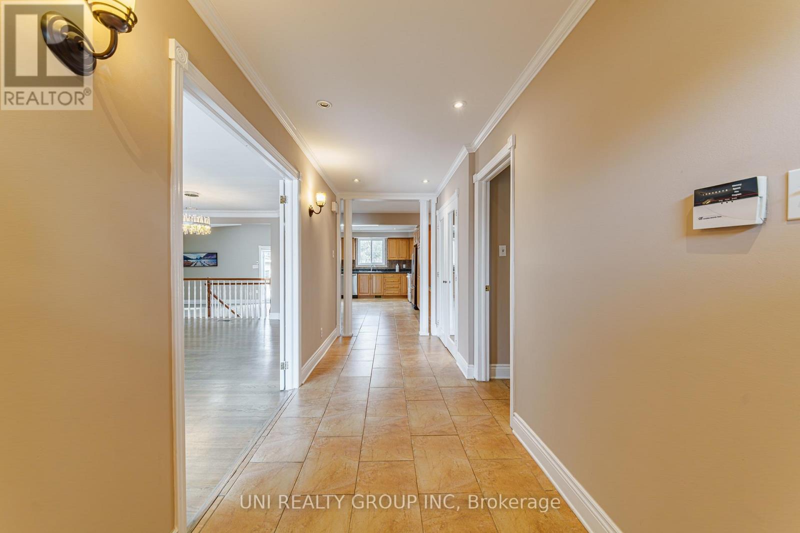 17 Forest Park Avenue, Ottawa, Ontario  K2E 5A2 - Photo 2 - X12975466