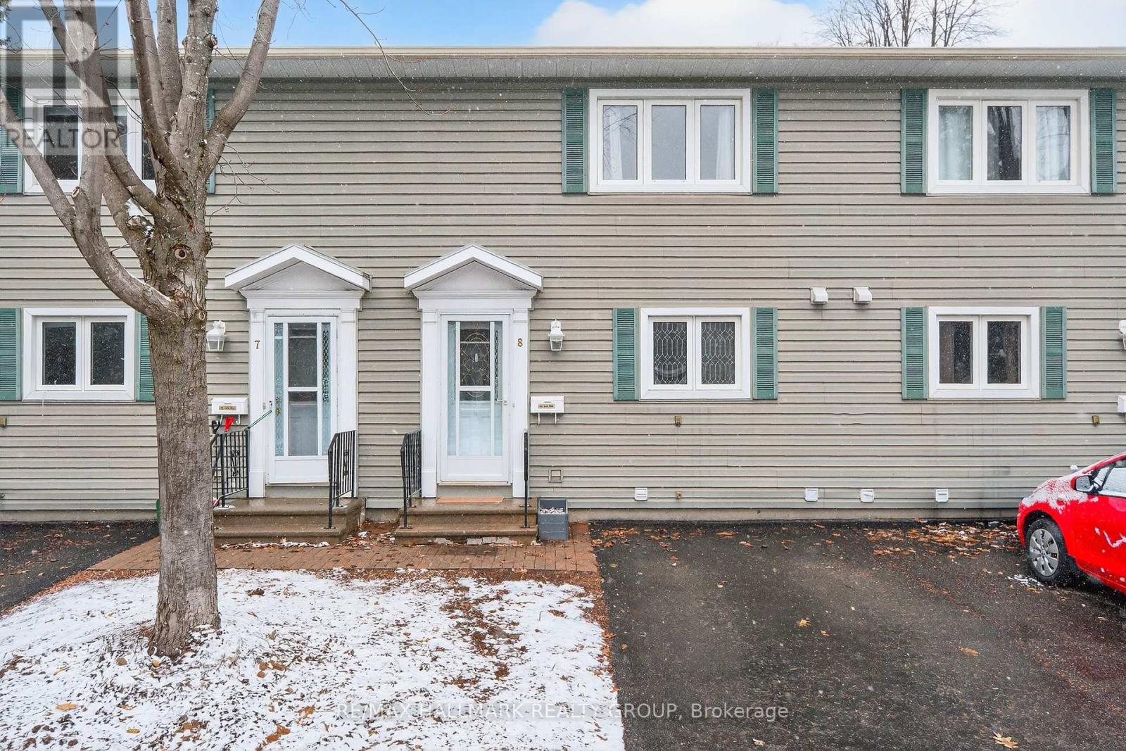 8 - 740 Morin Street, Ottawa, Ontario K1K 3G9 - Photo 2 - X12975540