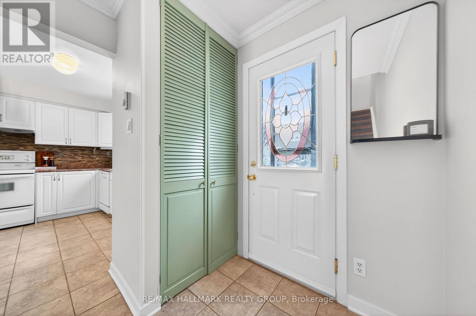 8 - 740 Morin Street, Ottawa, Ontario K1K 3G9 - Photo 4 - X12975540