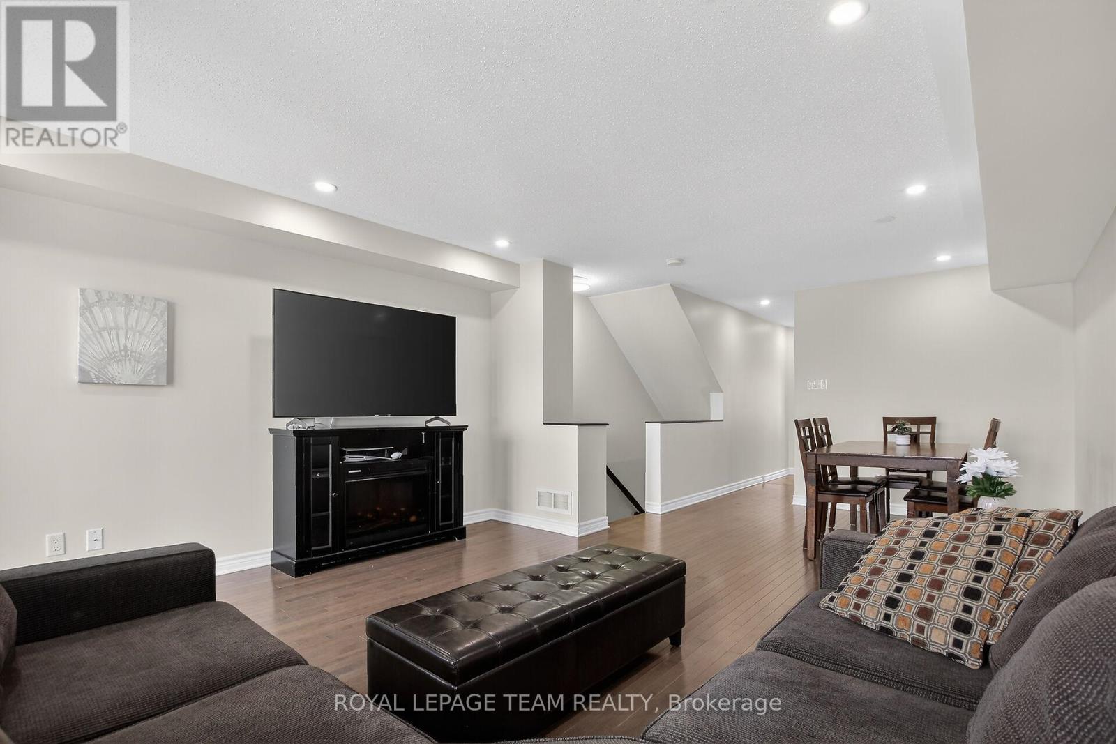 627b Chapman Mills Drive, Ottawa, Ontario  K2J 5T1 - Photo 12 - X12975584