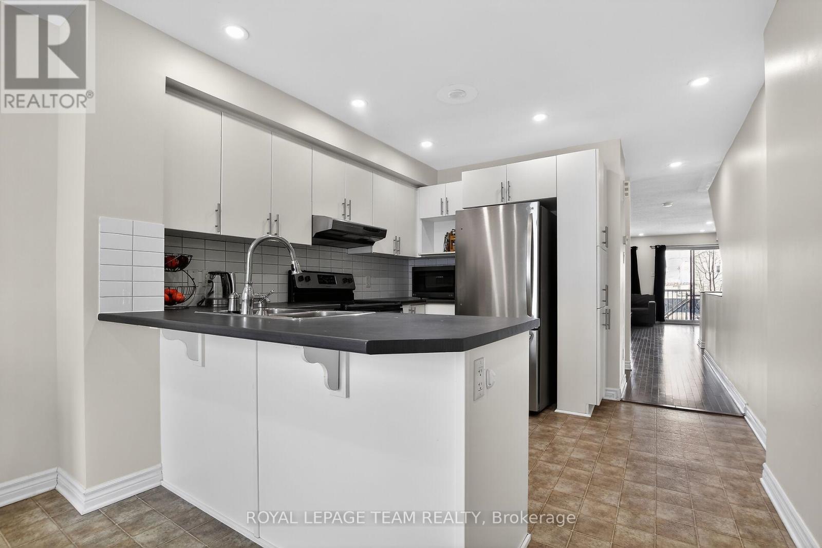 627b Chapman Mills Drive, Ottawa, Ontario  K2J 5T1 - Photo 6 - X12975584