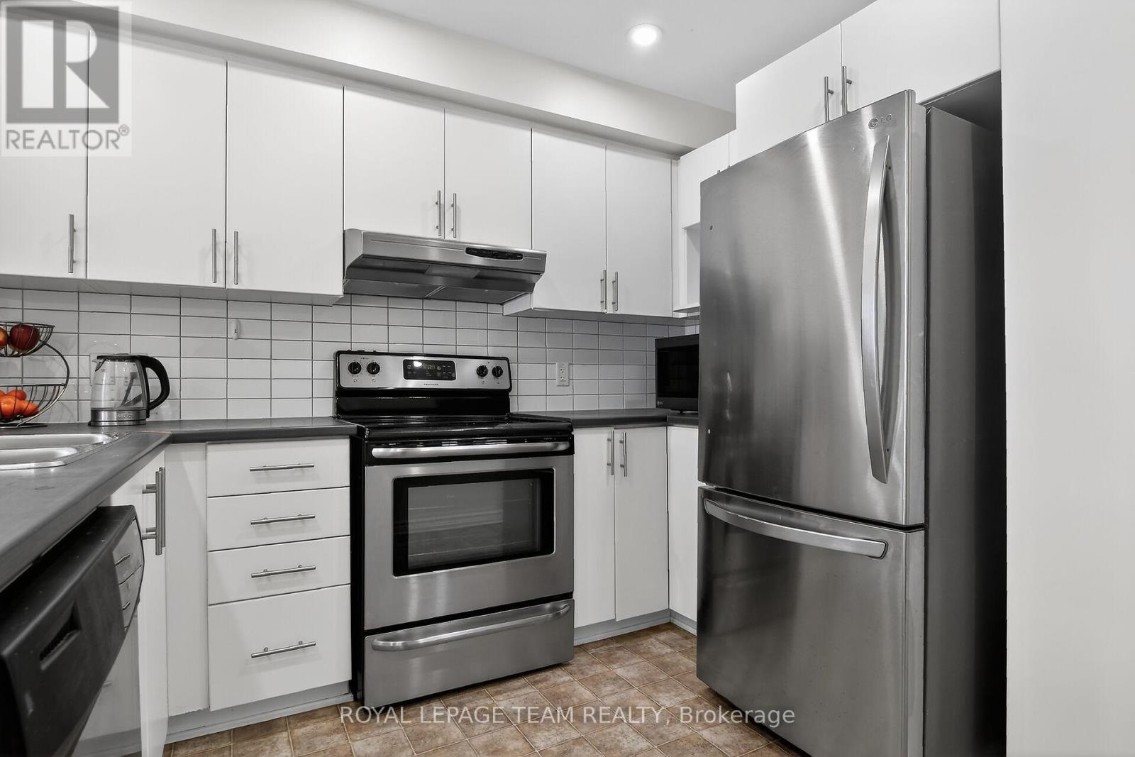 627b Chapman Mills Drive, Ottawa, Ontario  K2J 5T1 - Photo 8 - X12975584