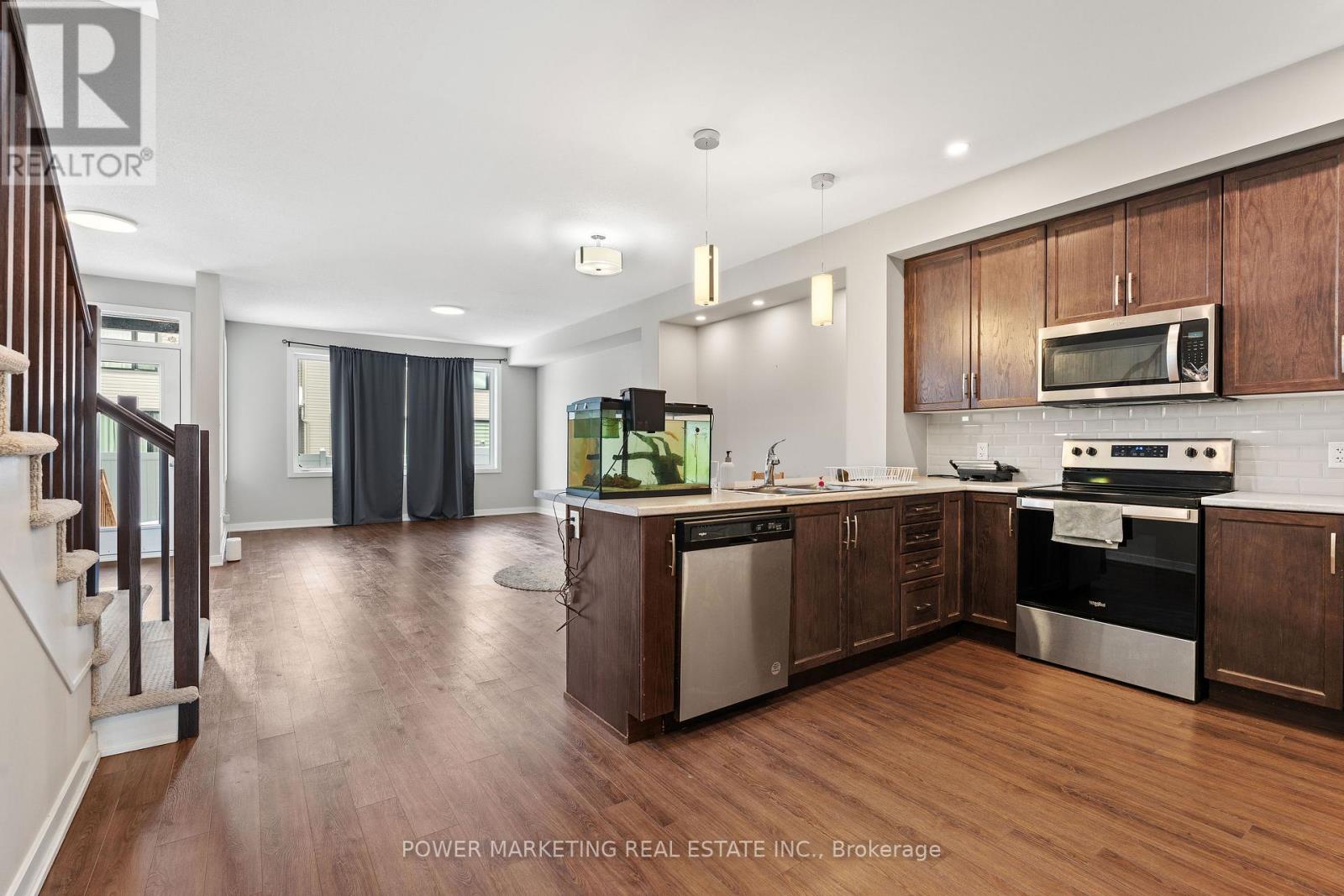 431 Cope Drive, Ottawa, Ontario  K2V 0P4 - Photo 5 - X12975600