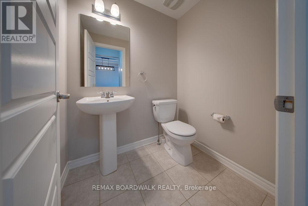 132 Conifer Creek Circle, Ottawa, Ontario  K2M 0M2 - Photo 12 - X12975608