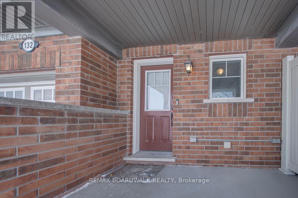 132 Conifer Creek Circle, Ottawa, Ontario  K2M 0M2 - Photo 2 - X12975608