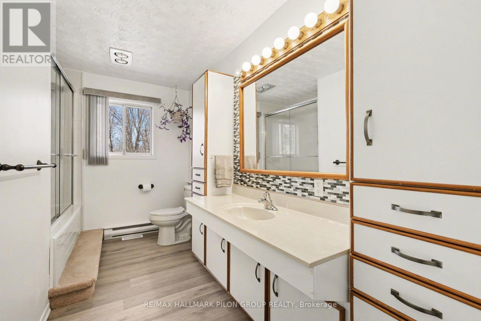 688 Station Road, Alfred And Plantagenet, Ontario K0B 1A0 - Photo 11 - X12975624