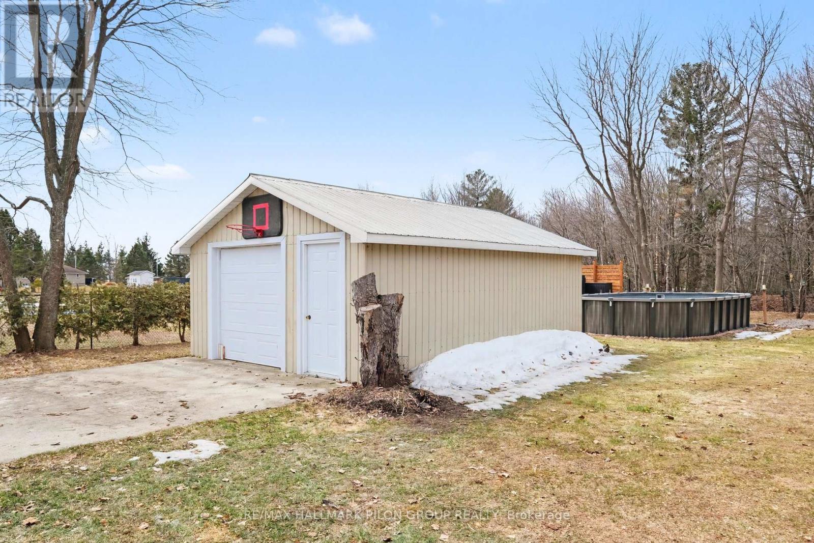 688 Station Road, Alfred And Plantagenet, Ontario K0B 1A0 - Photo 22 - X12975624