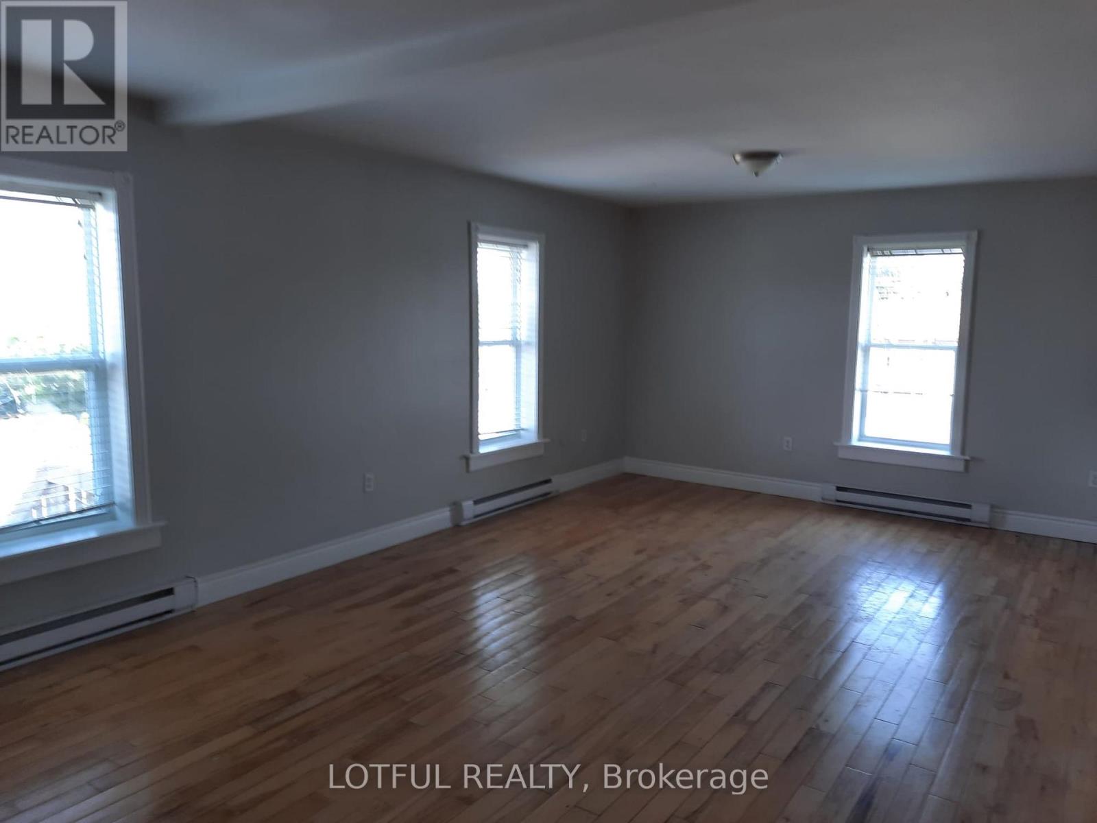 3 - 2084 Dundas Street, Edwardsburgh/cardinal, Ontario  K0E 1E0 - Photo 3 - X12975726