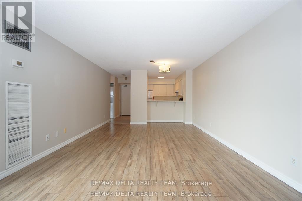 1506 - 545 St Laurent Boulevard, Ottawa, Ontario  K1K 4H9 - Photo 4 - X12975730