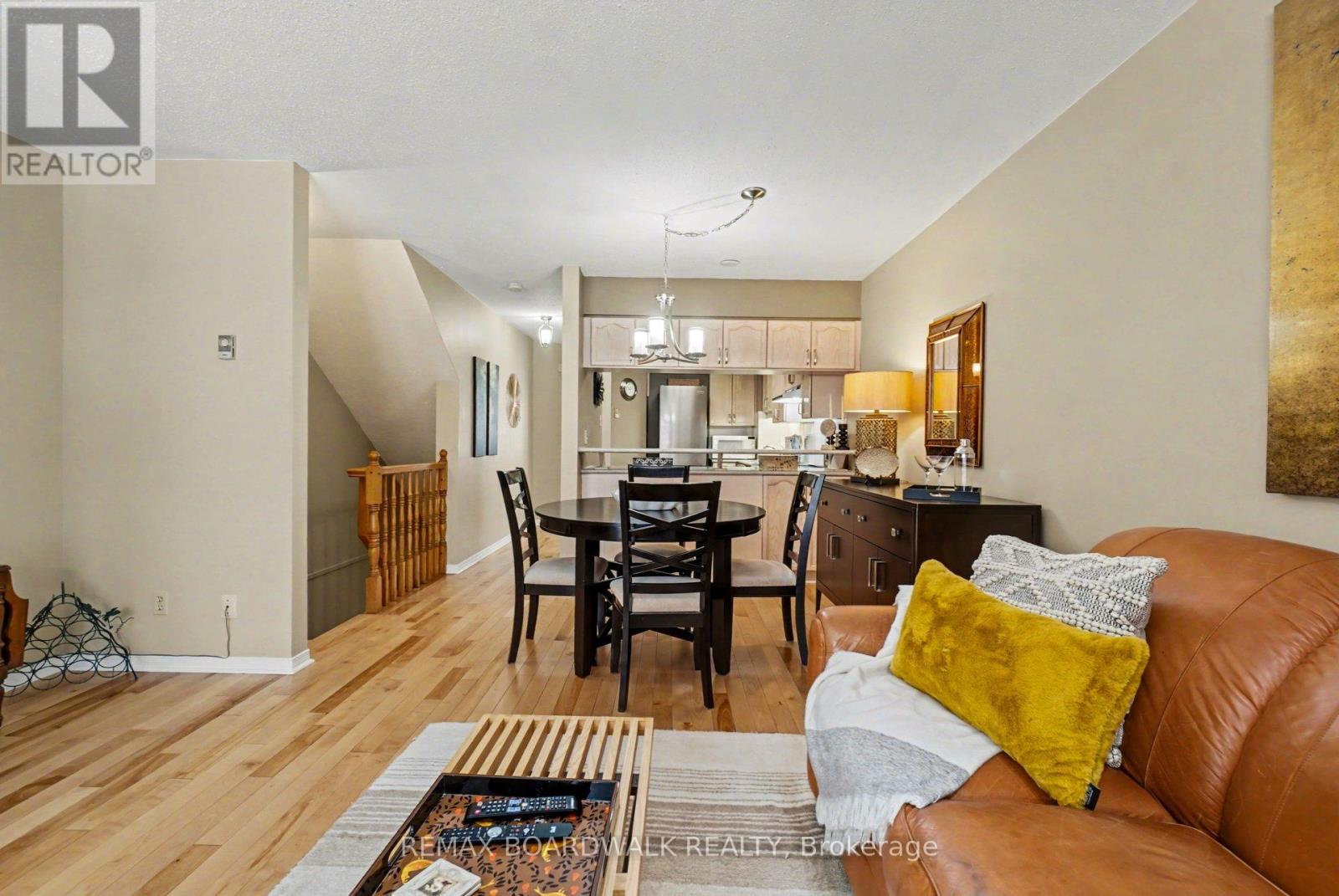 5 Briston Private, Ottawa, Ontario  K1G 5P6 - Photo 11 - X12975752