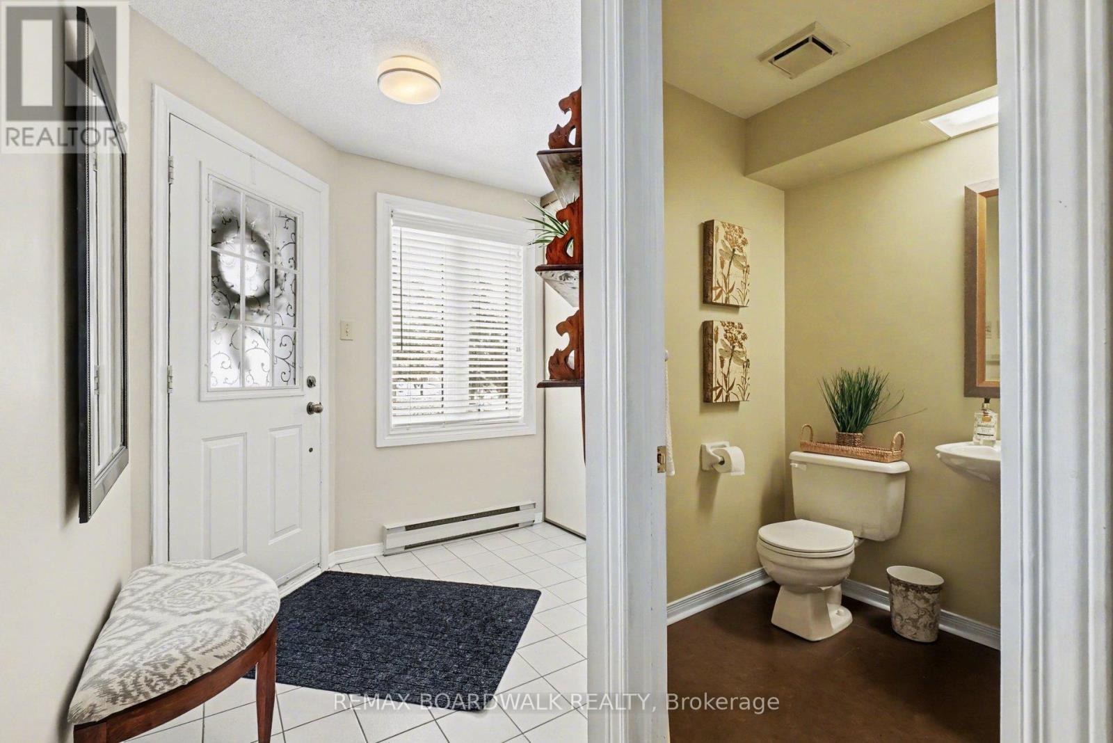 5 Briston Private, Ottawa, Ontario  K1G 5P6 - Photo 4 - X12975752