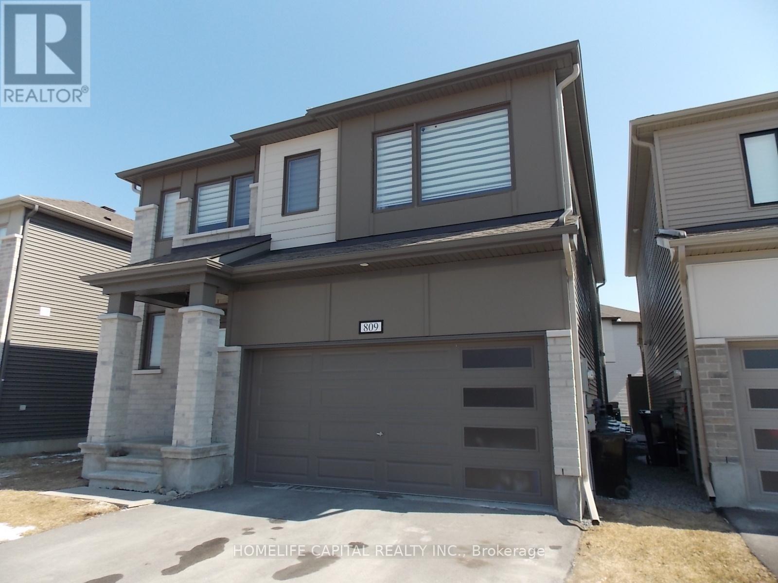 809 Derreen Avenue, Ottawa, Ontario  K2S 3A8 - Photo 3 - X12975802