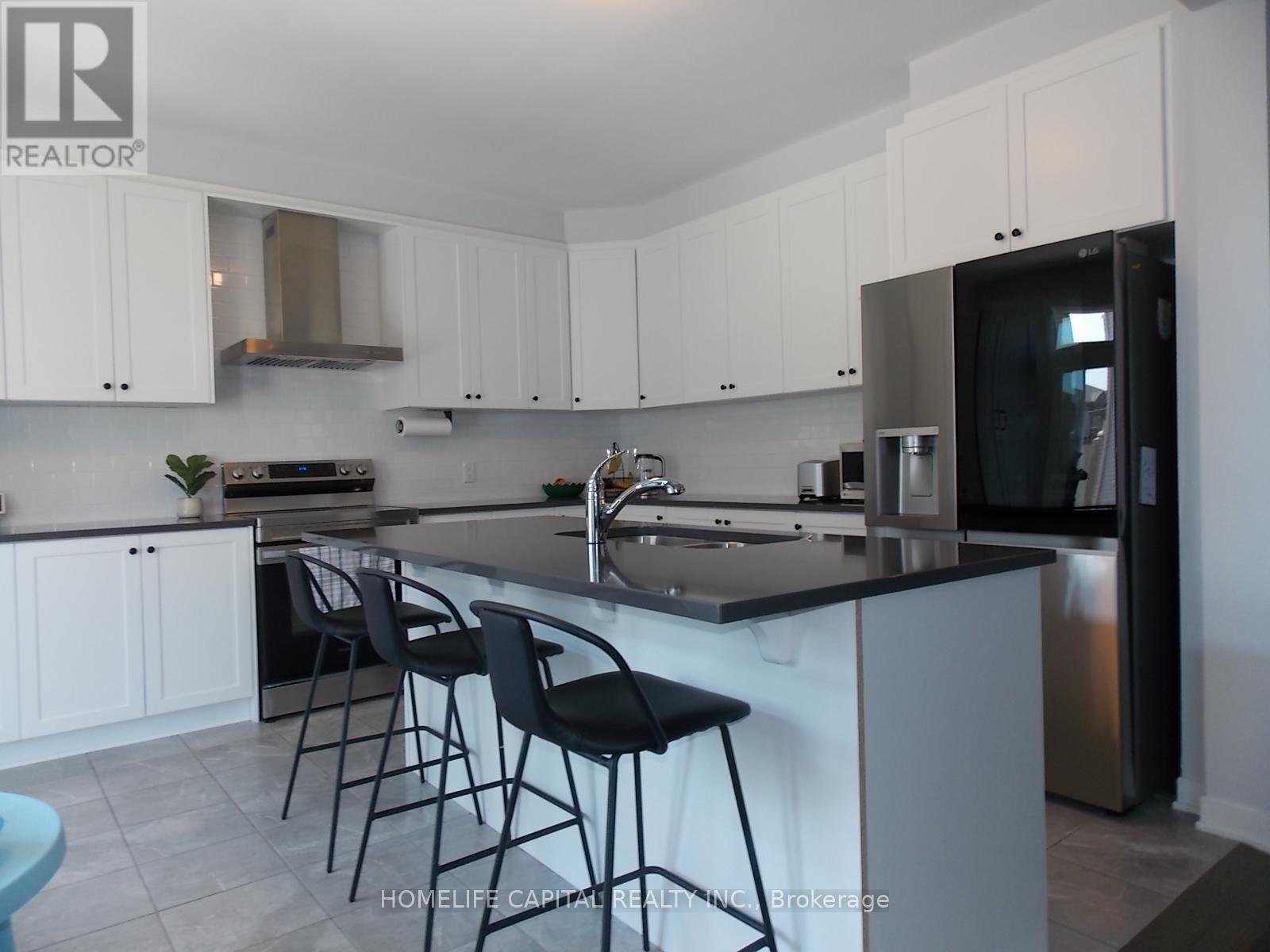 809 Derreen Avenue, Ottawa, Ontario  K2S 3A8 - Photo 4 - X12975802