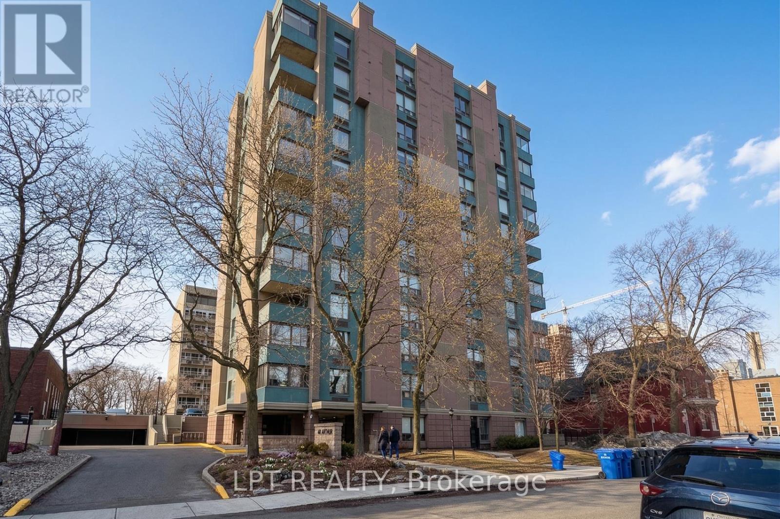 703 - 40 Arthur Street, Ottawa, Ontario K1R 7T5 - Photo 2 - X12975812