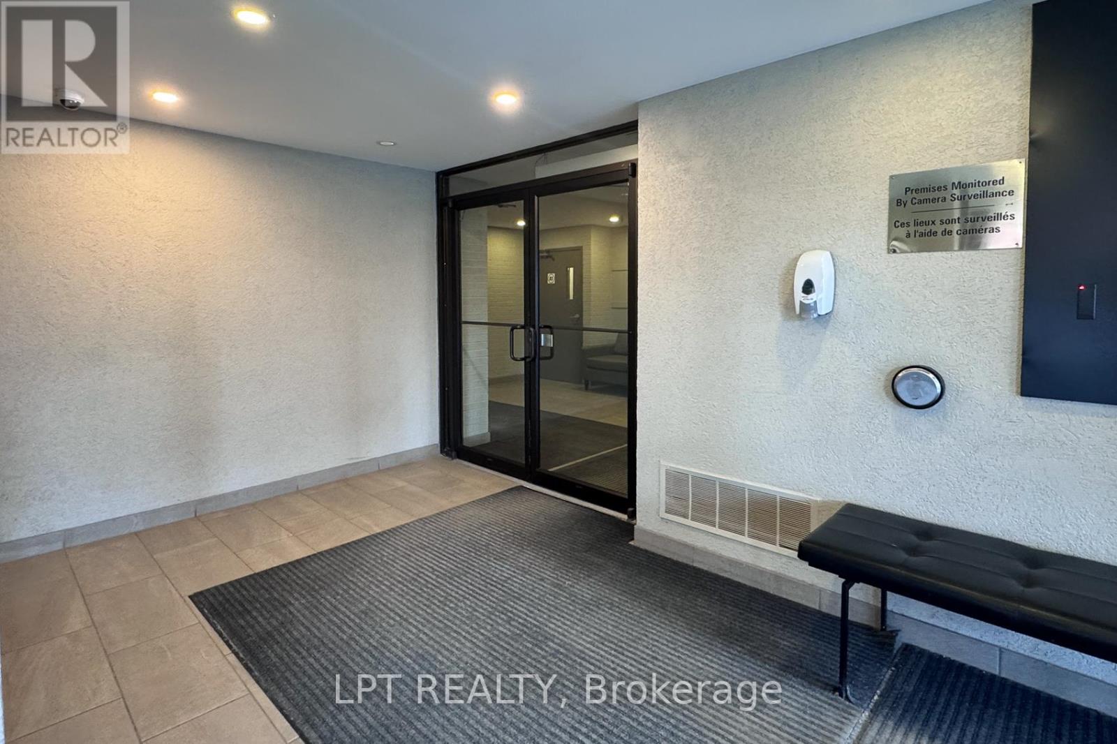 703 - 40 Arthur Street, Ottawa, Ontario K1R 7T5 - Photo 4 - X12975812