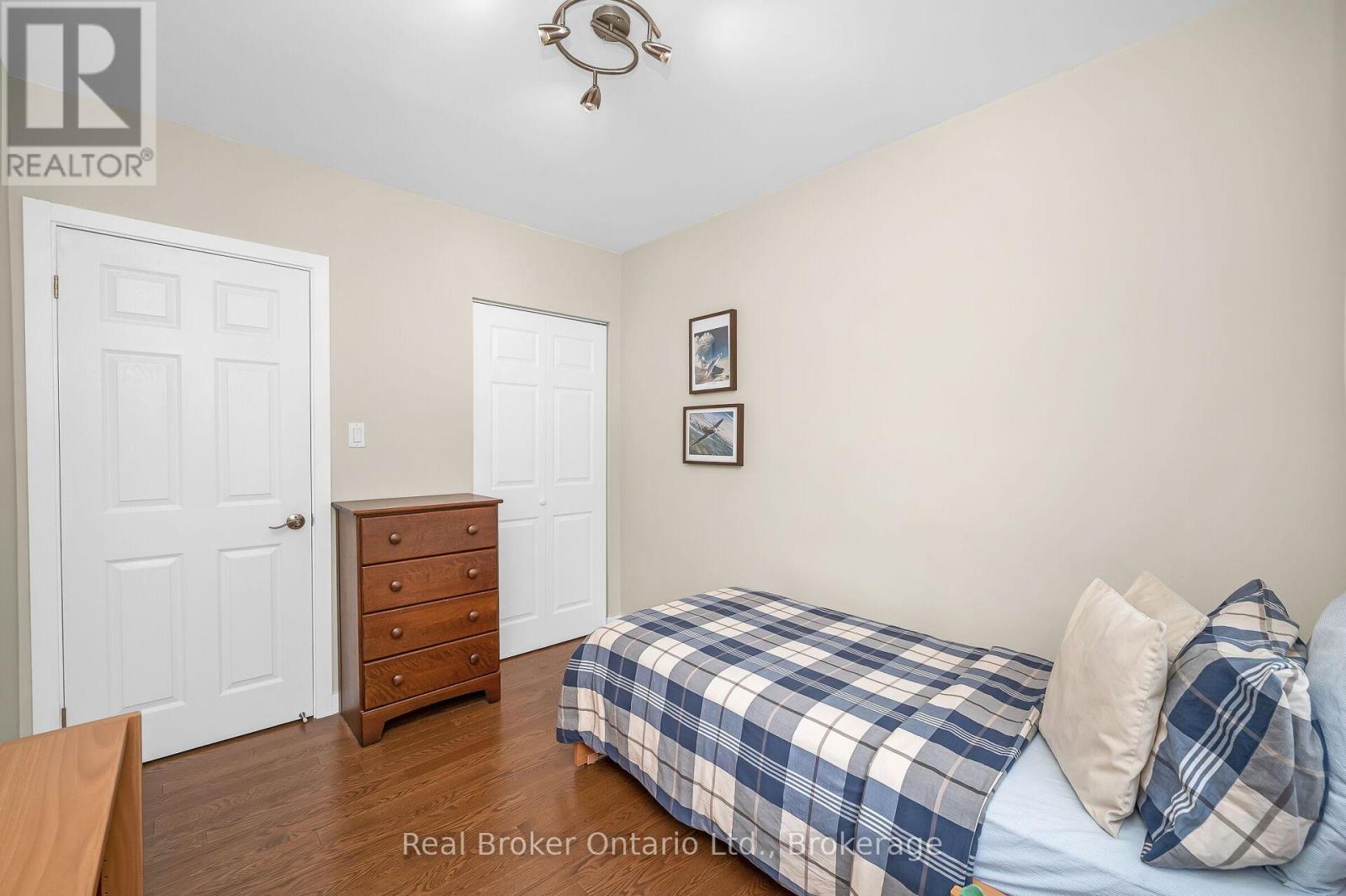 285 Surrey Drive, Oakville, Ontario  L6L 3T6 - Photo 31 - W12975370