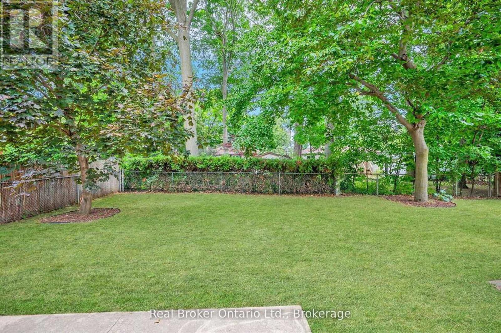 285 Surrey Drive, Oakville, Ontario  L6L 3T6 - Photo 44 - W12975370