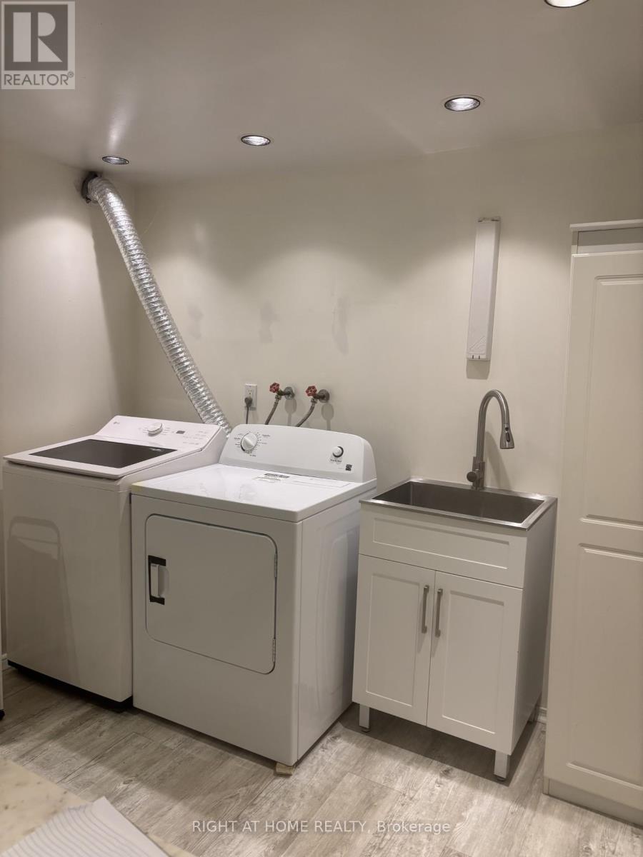 Bsmt - 3 Huron Court, Aurora, Ontario  L4G 2X7 - Photo 16 - N12949892