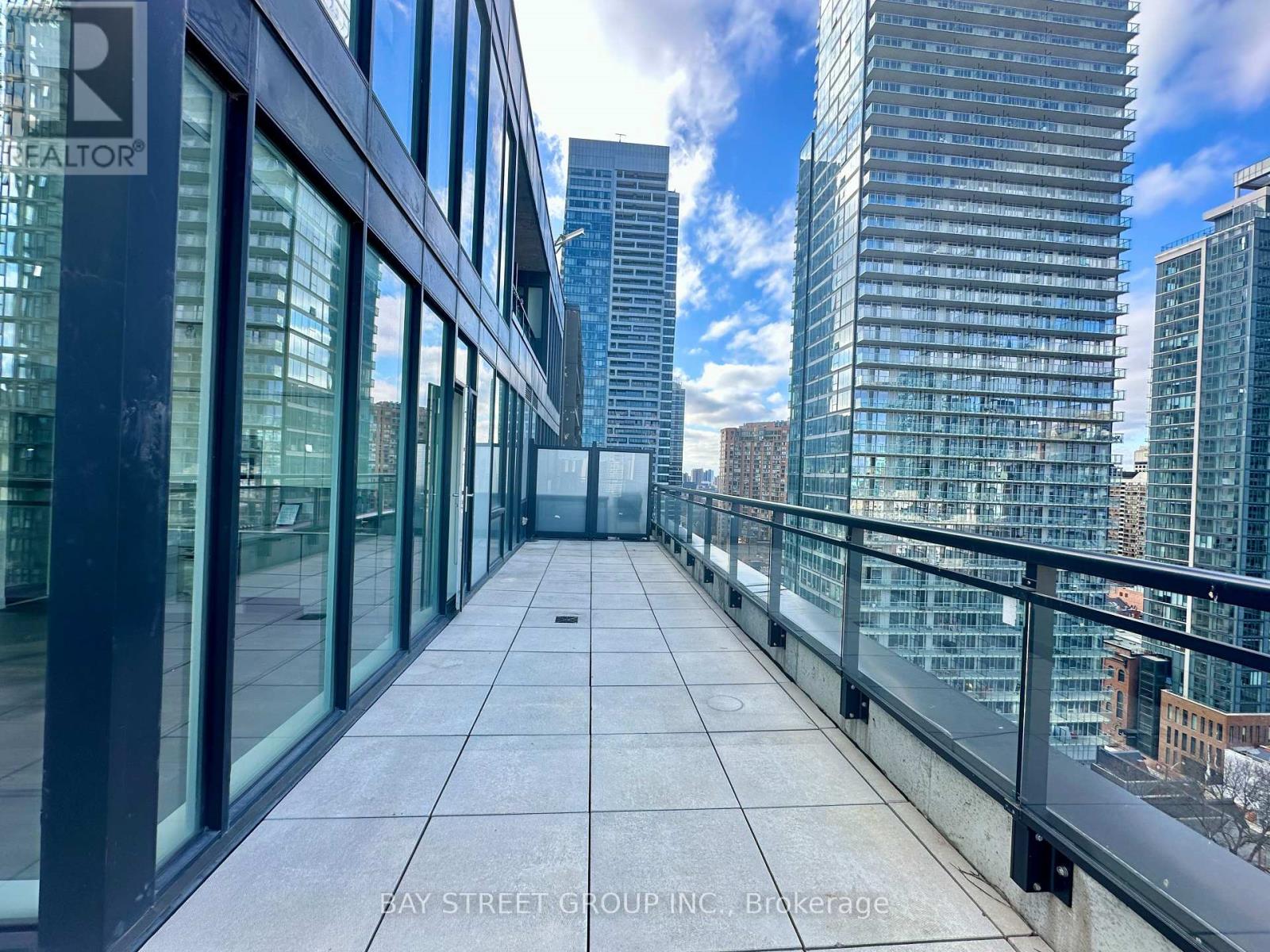 1703 - 17 Dundonald Street, Toronto, Ontario  M4Y 0E4 - Photo 17 - C12906106