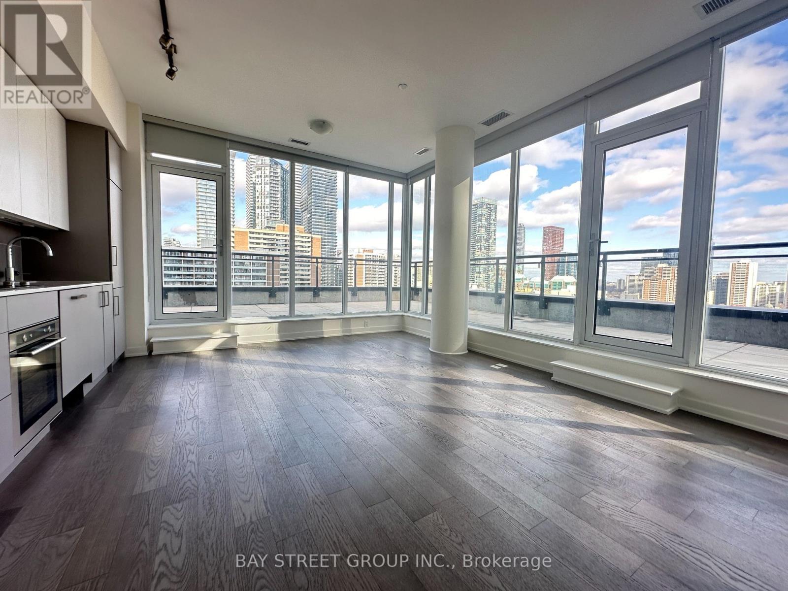 1703 - 17 Dundonald Street, Toronto, Ontario  M4Y 0E4 - Photo 3 - C12906106