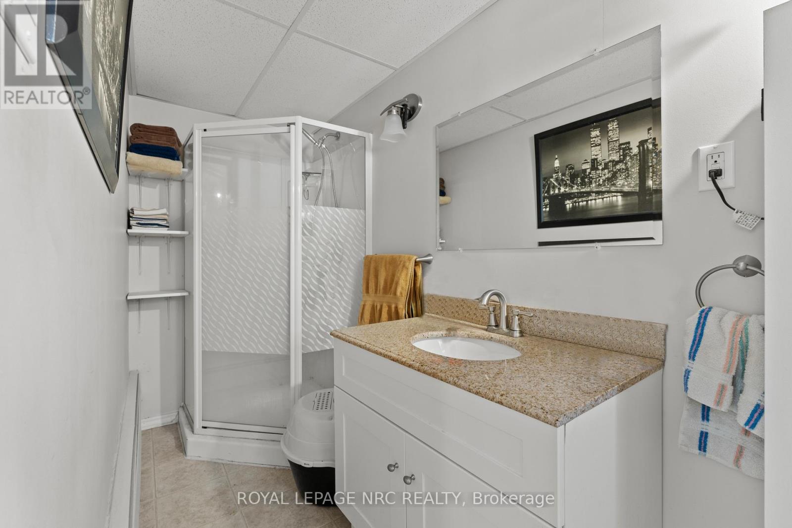 42 Leeper Street, St. Catharines, Ontario  L2S 2N2 - Photo 11 - X12975544