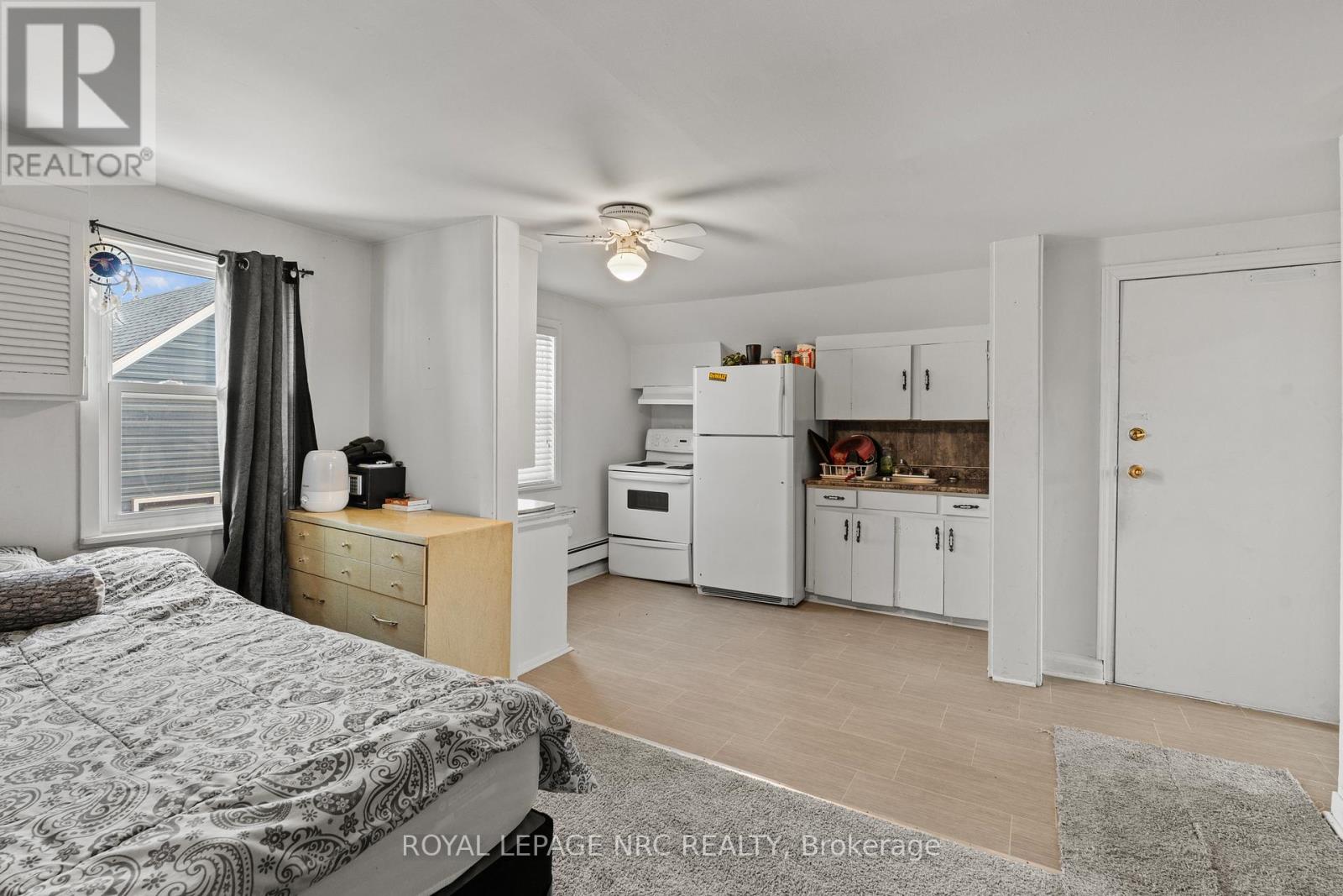 42 Leeper Street, St. Catharines, Ontario  L2S 2N2 - Photo 15 - X12975544