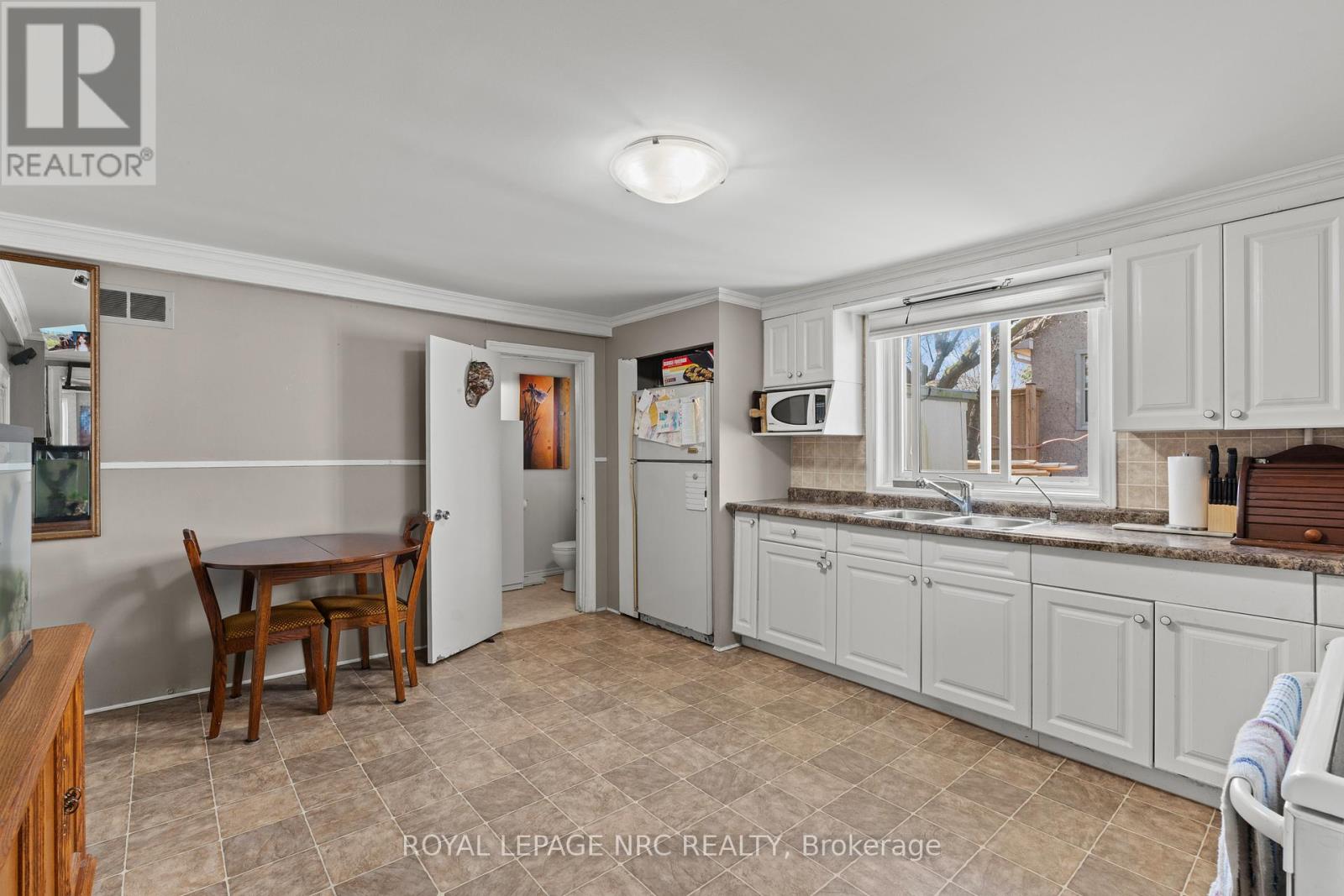 42 Leeper Street, St. Catharines, Ontario  L2S 2N2 - Photo 7 - X12975544