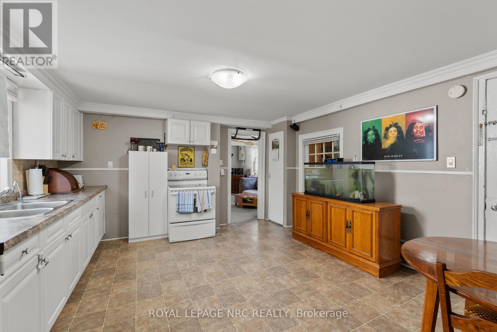 42 Leeper Street, St. Catharines, Ontario  L2S 2N2 - Photo 8 - X12975544