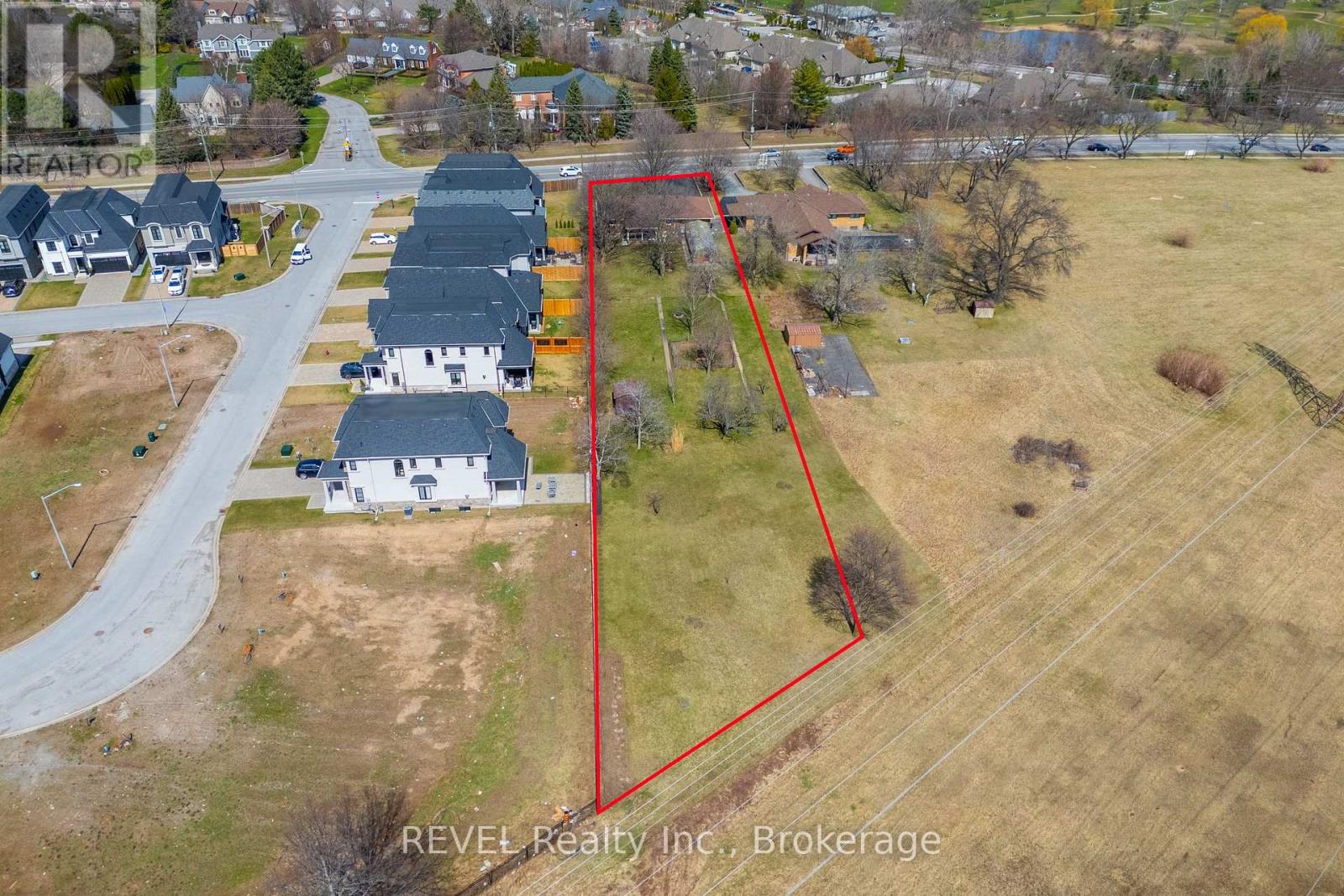 6398 Mountain Road, Niagara Falls, Ontario  L2E 6S4 - Photo 1 - X12975736