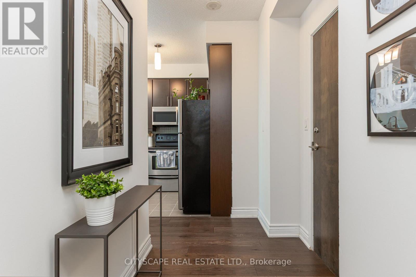 1901 - 18 Harbour Street, Toronto, Ontario  M5J 2Z6 - Photo 11 - C12975424