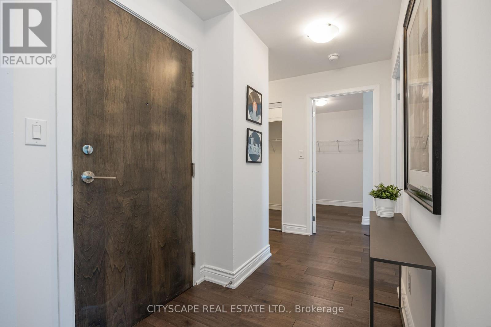 1901 - 18 Harbour Street, Toronto, Ontario  M5J 2Z6 - Photo 12 - C12975424