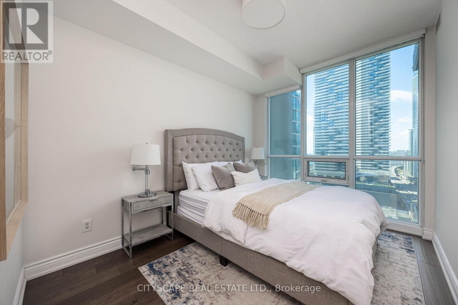 1901 - 18 Harbour Street, Toronto, Ontario  M5J 2Z6 - Photo 13 - C12975424