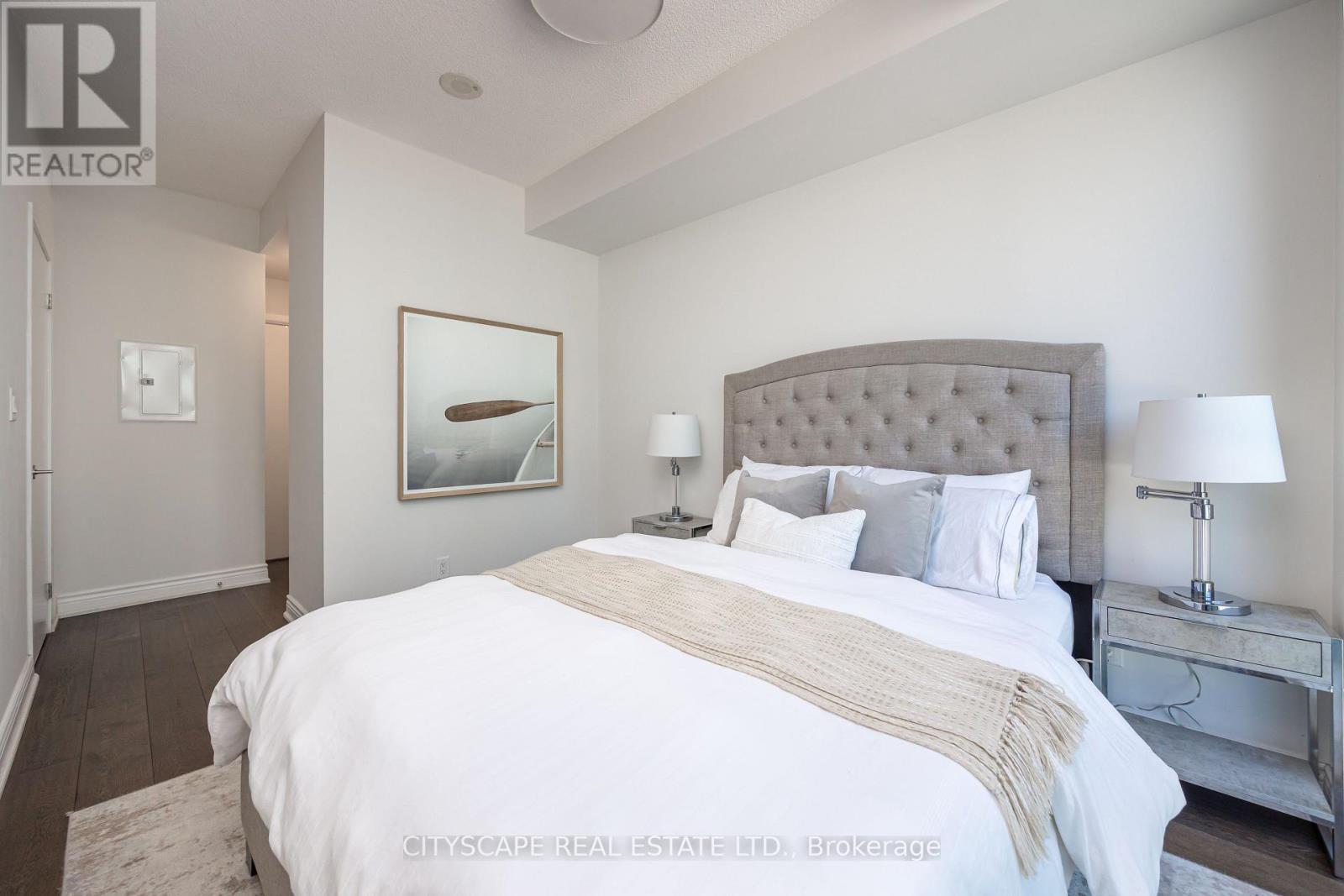 1901 - 18 Harbour Street, Toronto, Ontario  M5J 2Z6 - Photo 14 - C12975424